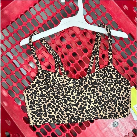 Everyday Soft Light Support Strappy Sports Bra - All In Motion™
Animal Print - Picture 2 of 7